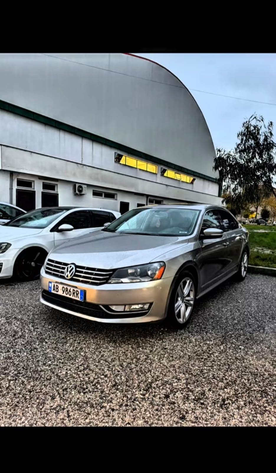 Volkswagen Passat me qera në Rinas – €30/ditë | Rental Koli